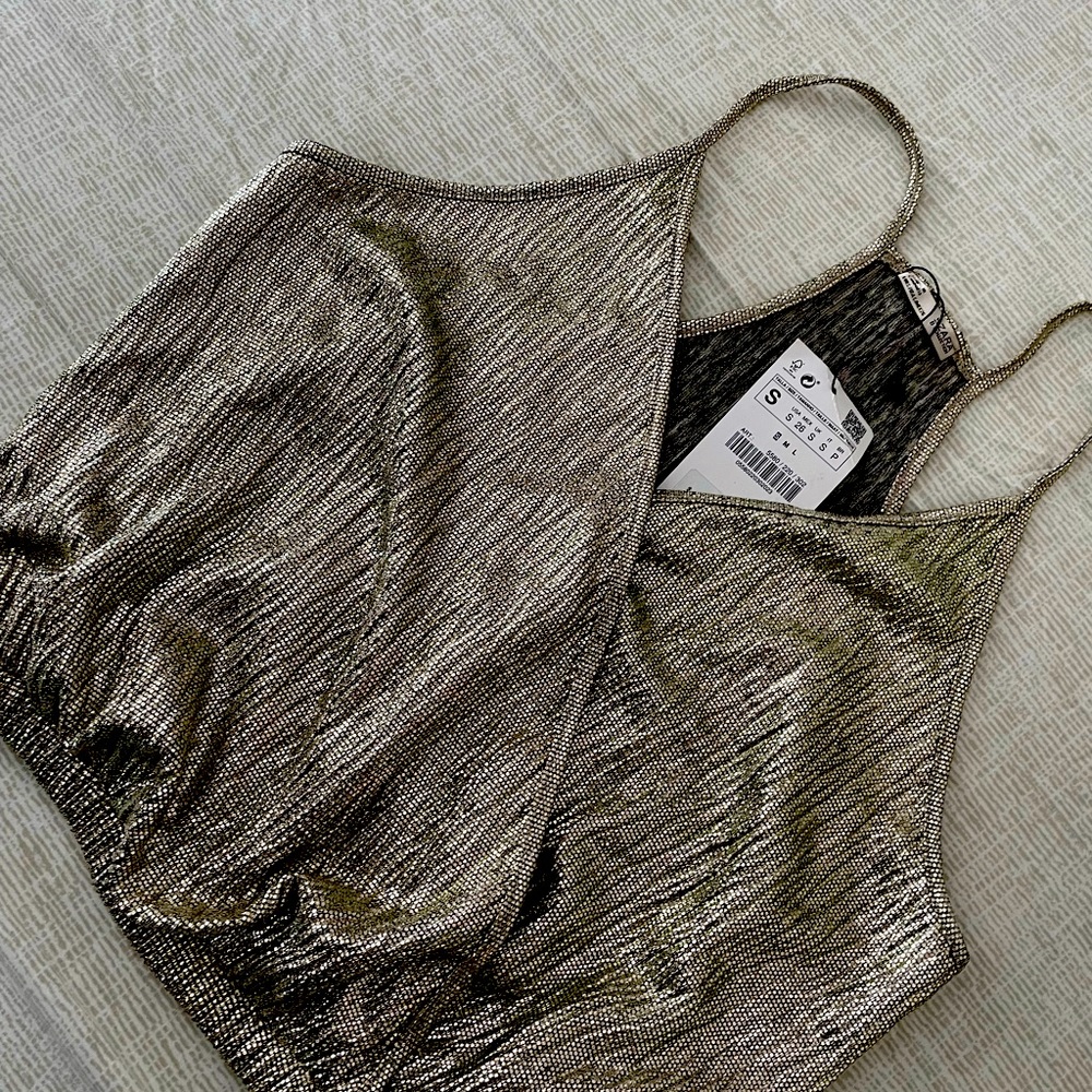 Gray black top